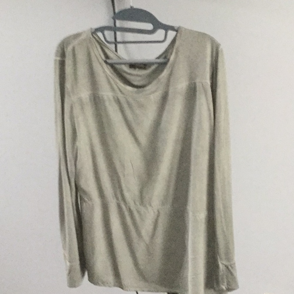 Crosby top.Size L